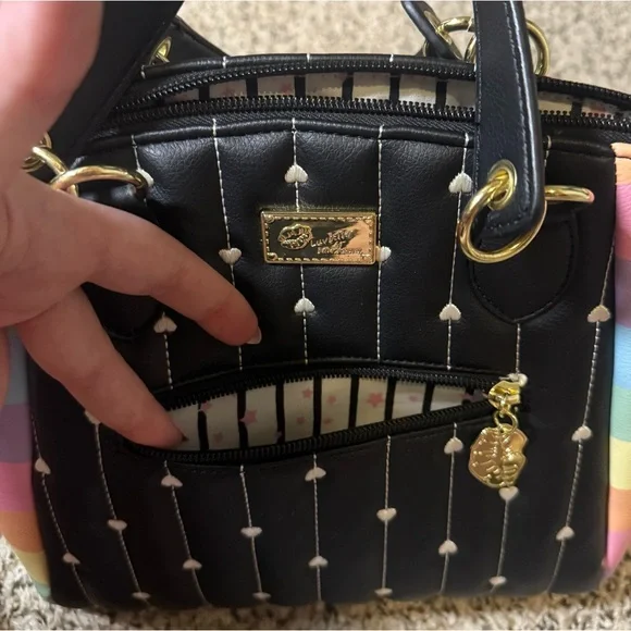 Betsy Johnson Rainbow Black Quilted Heart Satchel Handbag Purse Women’s - Picture 12 of 12